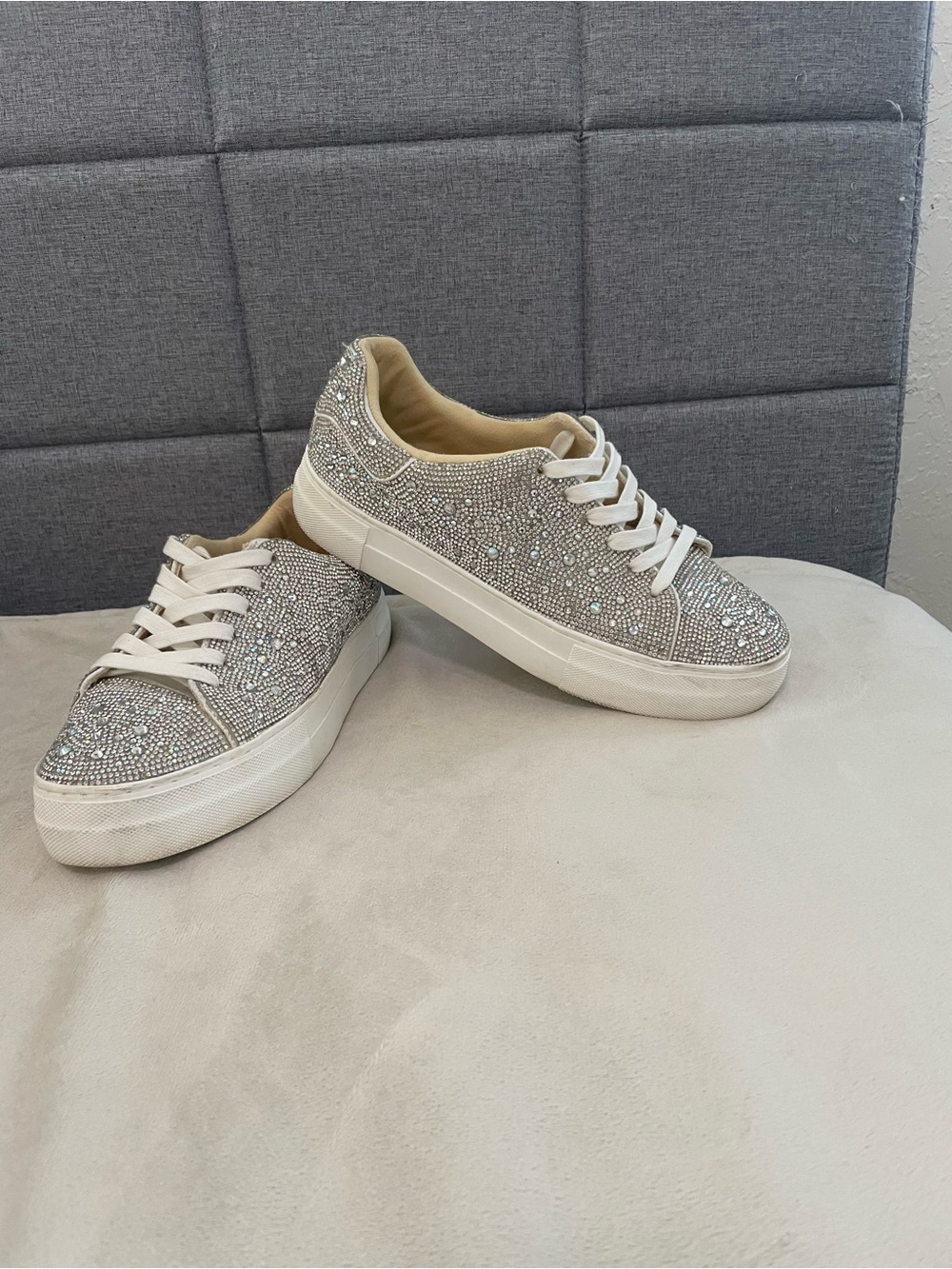 Betsey Johnson Sidny Rhinestone Platform Sneakers Silver Women’s Size 9